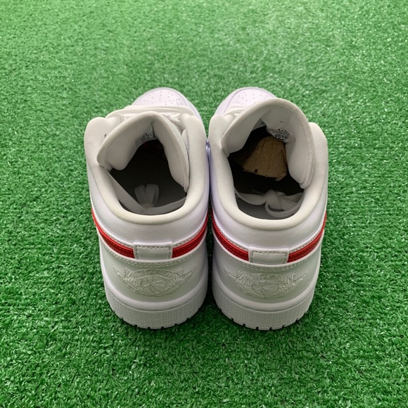 -Edm-
🥤*NEW* Air Jordan 1 Low “White University Red”(W) - Picture 5 of 10